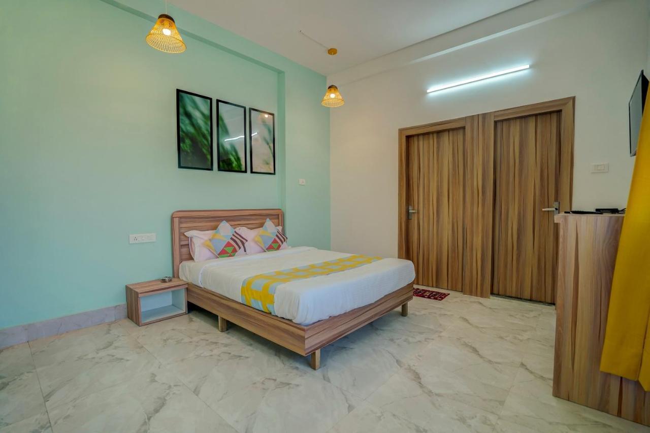 Kochi Oyo 79233 Hotel Hive Stays מראה חיצוני תמונה