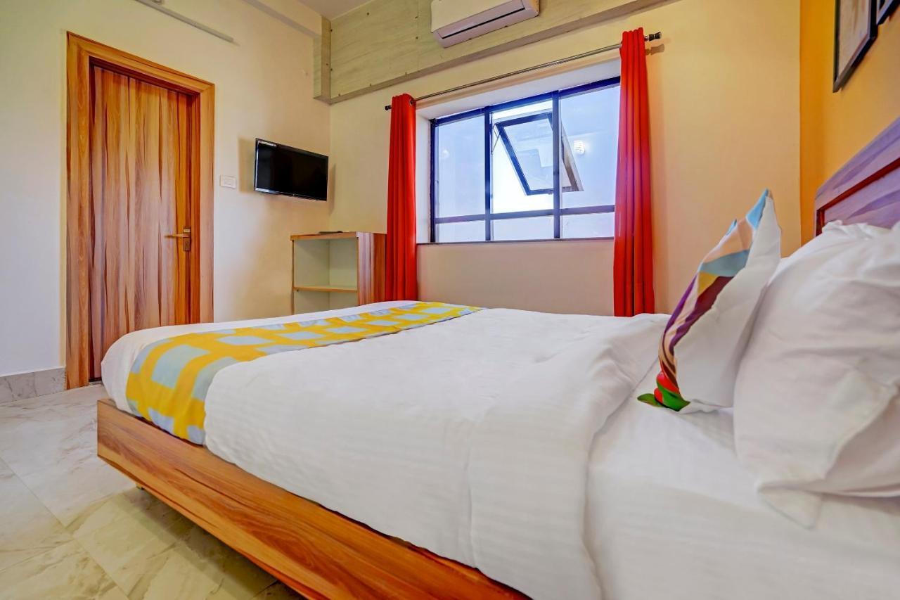 Kochi Oyo 79233 Hotel Hive Stays מראה חיצוני תמונה