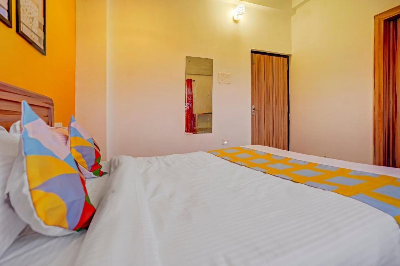 Kochi Oyo 79233 Hotel Hive Stays מראה חיצוני תמונה